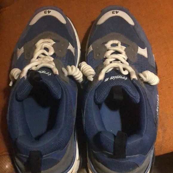 100% authentic Balenciaga triple S sneakers